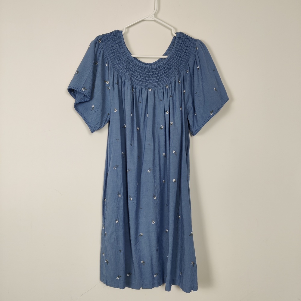 Old Navy Blue Smocked Floral Dress Size Large Bohemian Cottagecore Farm
